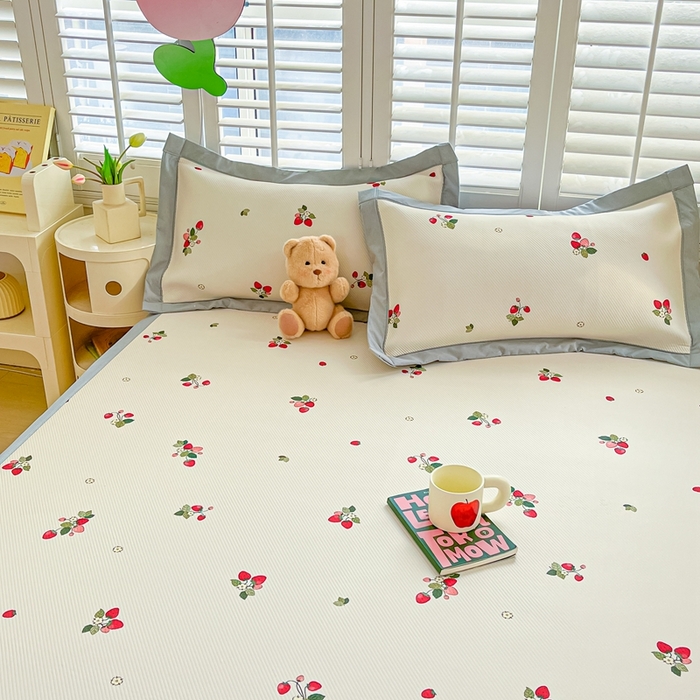 91家纺网 家纺一手货源 找家纺 女子家纺 2026新款大斜纹复合冰丝凉席-床席款 奶油草莓