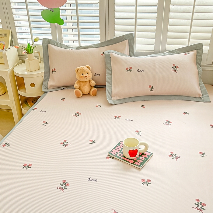 91家纺网 家纺一手货源 找家纺 女子家纺 2026新款大斜纹复合冰丝凉席-床席款 尤克里里粉