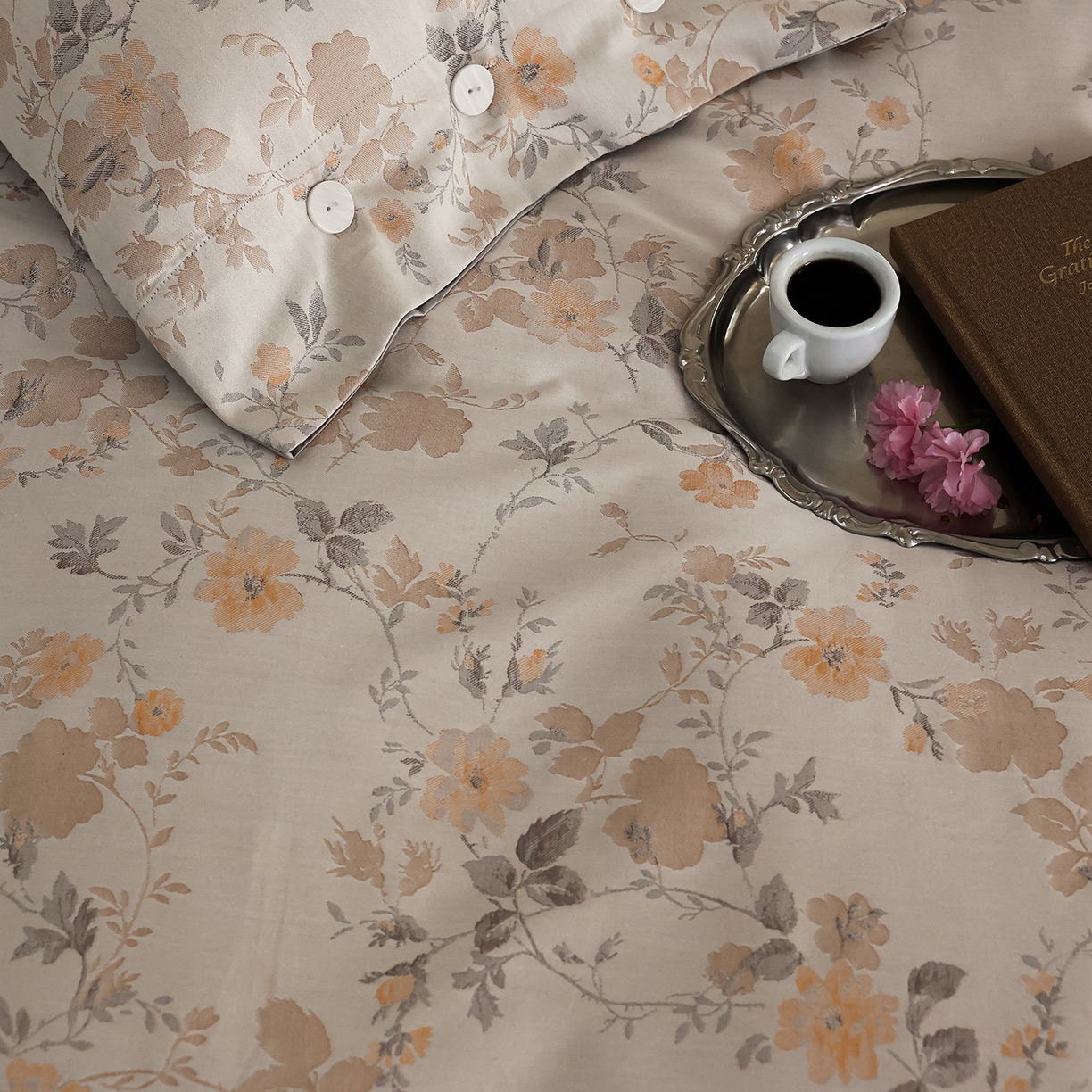 91家纺网 家纺一手货源 找家纺 （总）ONE TWO ONE 121 【控价商品】【提供买家秀】2026新款100s50支长绒棉全棉床上用品色织提花四件套-梦谷花园