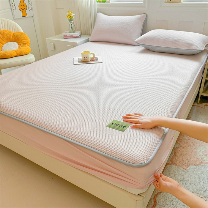 91家纺网 家纺一手货源 找家纺 女子家纺 2026新款凉感丝豆豆床笠三件套加厚三明治床垫保护套 凉感丝豆豆床笠-胭脂粉