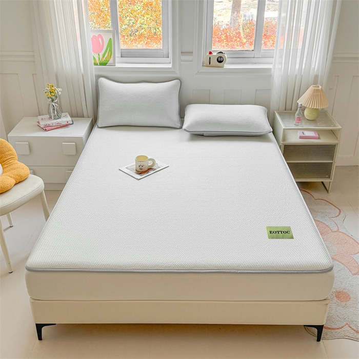 91家纺网 家纺一手货源 找家纺 女子家纺 2026新款凉感丝豆豆床笠三件套加厚三明治床垫保护套 凉感丝豆豆床笠-薄雾灰