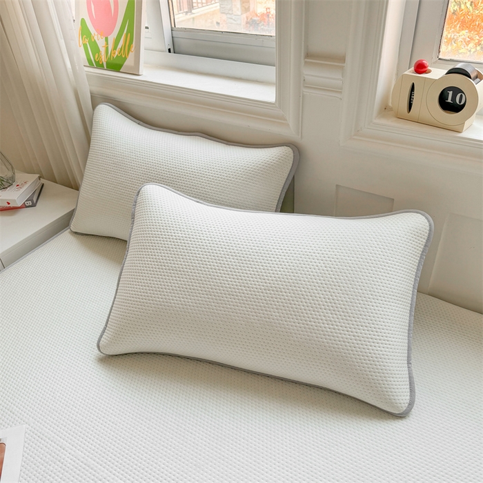 91家纺网 家纺一手货源 找家纺 女子家纺 2026新款凉感丝豆豆床笠三件套加厚三明治床垫保护套 凉感丝豆豆床笠-薄雾灰