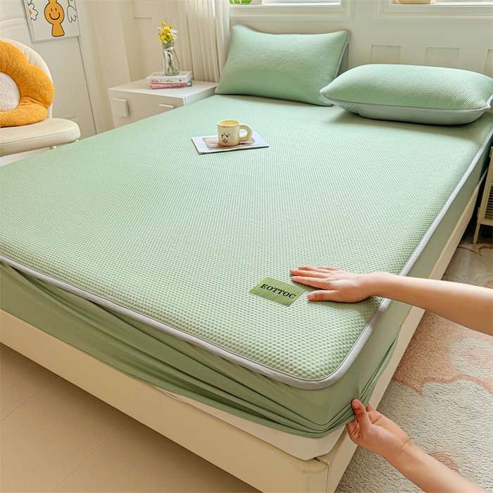 91家纺网 家纺一手货源 找家纺 女子家纺 2026新款凉感丝豆豆床笠三件套加厚三明治床垫保护套 凉感丝豆豆床笠-春辰绿