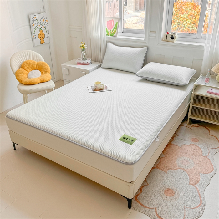 91家纺网 家纺一手货源 找家纺 女子家纺 2026新款凉感丝豆豆床笠三件套加厚三明治床垫保护套 凉感丝豆豆床笠-薄雾灰