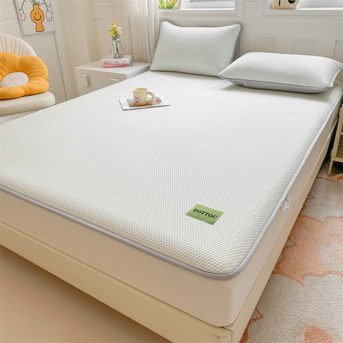 91家纺网 家纺一手货源 找家纺 女子家纺 2026新款凉感丝豆豆床笠三件套加厚三明治床垫保护套 凉感丝豆豆床笠-薄雾灰