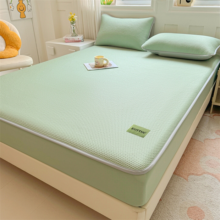 91家纺网 家纺一手货源 找家纺 女子家纺 2026新款凉感丝豆豆床笠三件套加厚三明治床垫保护套 凉感丝豆豆床笠-春辰绿