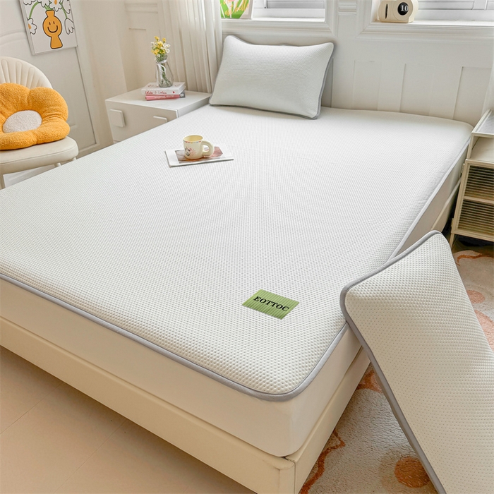 91家纺网 家纺一手货源 找家纺 女子家纺 2026新款凉感丝豆豆床笠三件套加厚三明治床垫保护套 凉感丝豆豆床笠-薄雾灰