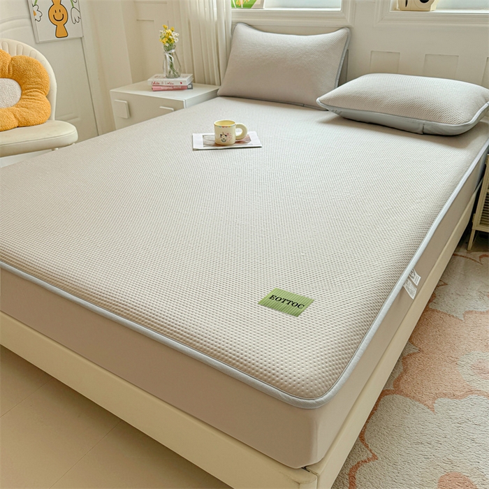 91家纺网 家纺一手货源 找家纺 女子家纺 2026新款凉感丝豆豆床笠三件套加厚三明治床垫保护套 凉感丝豆豆床笠-莫奈咖