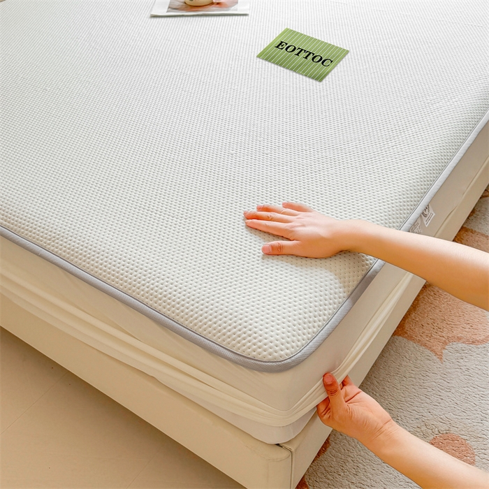 91家纺网 家纺一手货源 找家纺 女子家纺 2026新款凉感丝豆豆床笠三件套加厚三明治床垫保护套 凉感丝豆豆床笠-薄雾灰