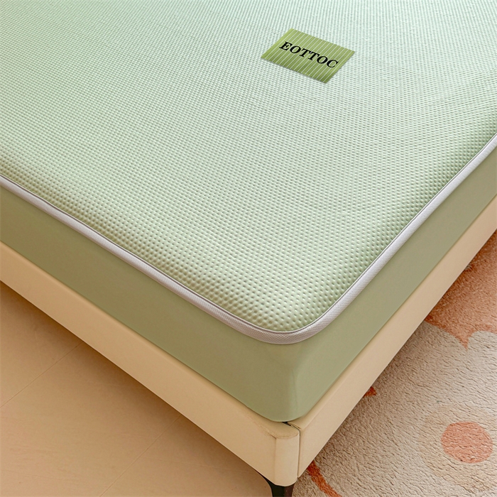 91家纺网 家纺一手货源 找家纺 女子家纺 2026新款凉感丝豆豆床笠三件套加厚三明治床垫保护套 凉感丝豆豆床笠-春辰绿