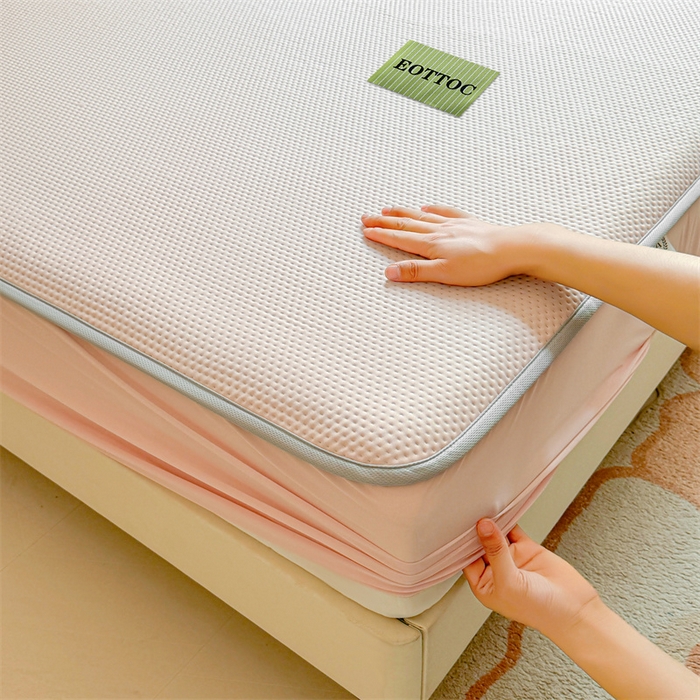 91家纺网 家纺一手货源 找家纺 女子家纺 2026新款凉感丝豆豆床笠三件套加厚三明治床垫保护套 凉感丝豆豆床笠-胭脂粉