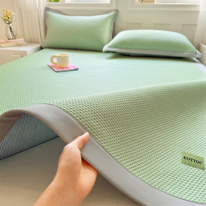 91家纺网 家纺一手货源 找家纺 女子家纺 2026新款凉感丝豆豆凉席三件套冰丝软席三明治款平铺席子 凉感丝豆豆席-春辰绿
