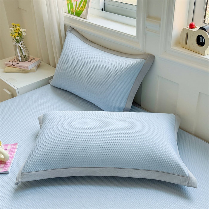 91家纺网 家纺一手货源 找家纺 女子家纺 2026新款凉感丝豆豆凉席三件套冰丝软席三明治款平铺席子 凉感丝豆豆席-柏林蓝