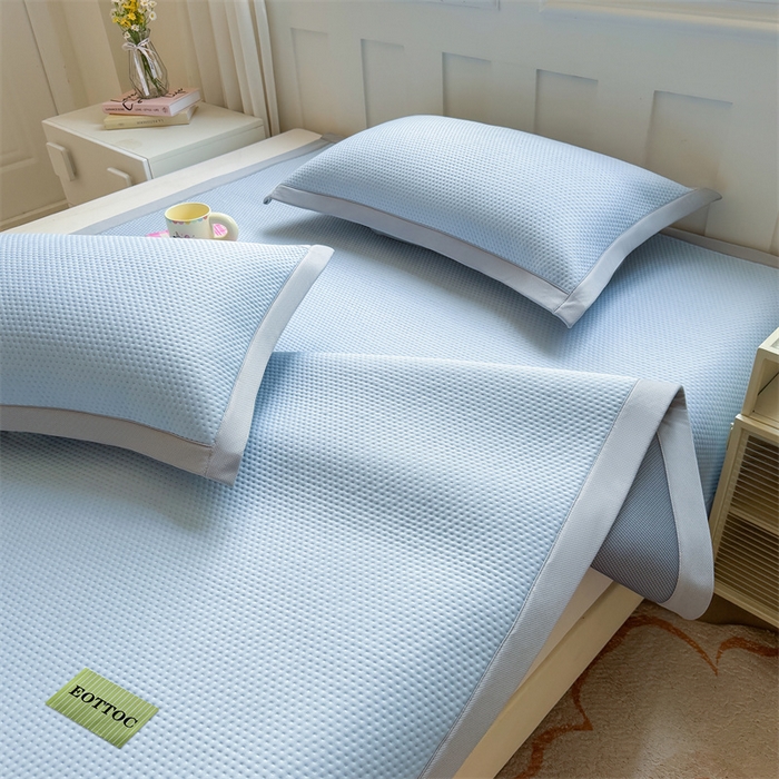 91家纺网 家纺一手货源 找家纺 （总）女子家纺 2026新款凉感丝豆豆凉席三件套冰丝软席三明治款平铺席子