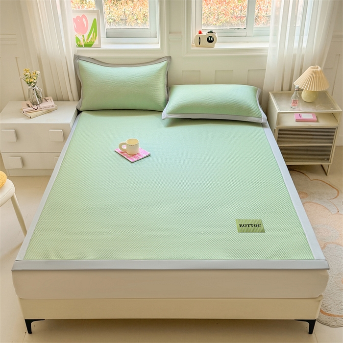 91家纺网 家纺一手货源 找家纺 女子家纺 2026新款凉感丝豆豆凉席三件套冰丝软席三明治款平铺席子 凉感丝豆豆席-春辰绿