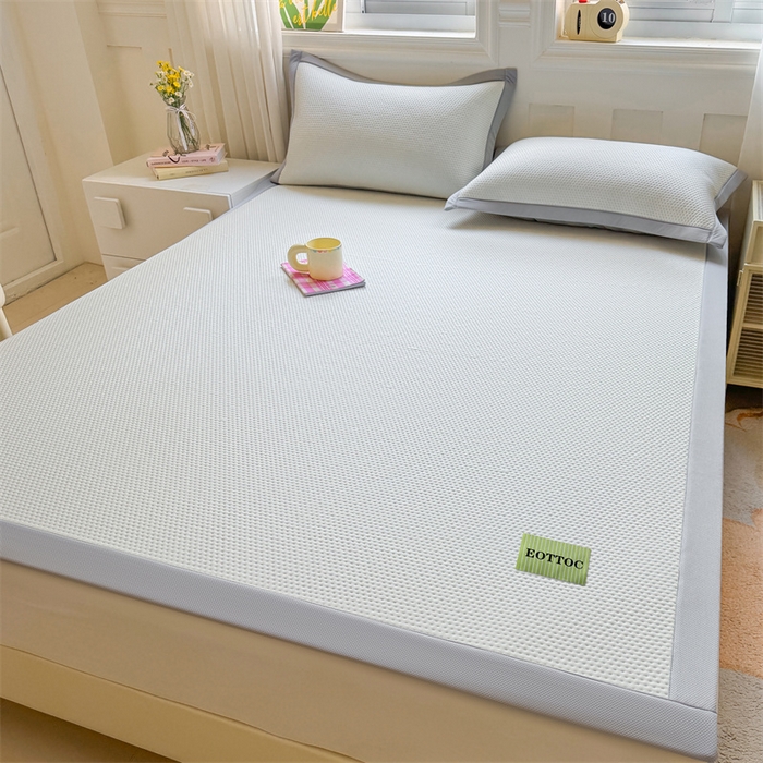 91家纺网 家纺一手货源 找家纺 女子家纺 2026新款凉感丝豆豆凉席三件套冰丝软席三明治款平铺席子 凉感丝豆豆席-薄雾灰