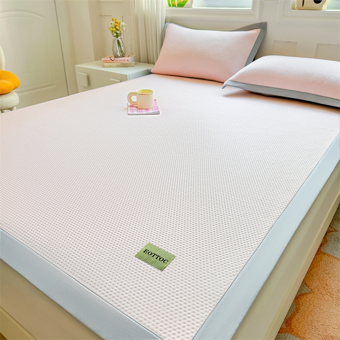 91家纺网 家纺一手货源 找家纺 女子家纺 2026新款凉感丝豆豆凉席三件套冰丝软席三明治款平铺席子 凉感丝豆豆席-胭脂粉