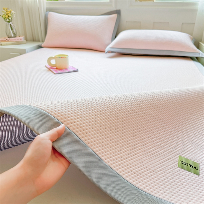 91家纺网 家纺一手货源 找家纺 女子家纺 2026新款凉感丝豆豆凉席三件套冰丝软席三明治款平铺席子 凉感丝豆豆席-胭脂粉