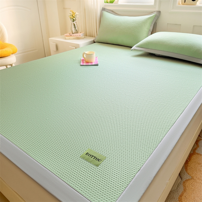 91家纺网 家纺一手货源 找家纺 女子家纺 2026新款凉感丝豆豆凉席三件套冰丝软席三明治款平铺席子 凉感丝豆豆席-春辰绿