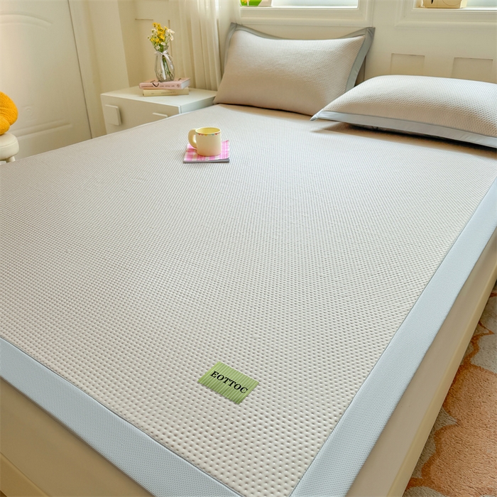 91家纺网 家纺一手货源 找家纺 女子家纺 2026新款凉感丝豆豆凉席三件套冰丝软席三明治款平铺席子 凉感丝豆豆席-莫奈咖