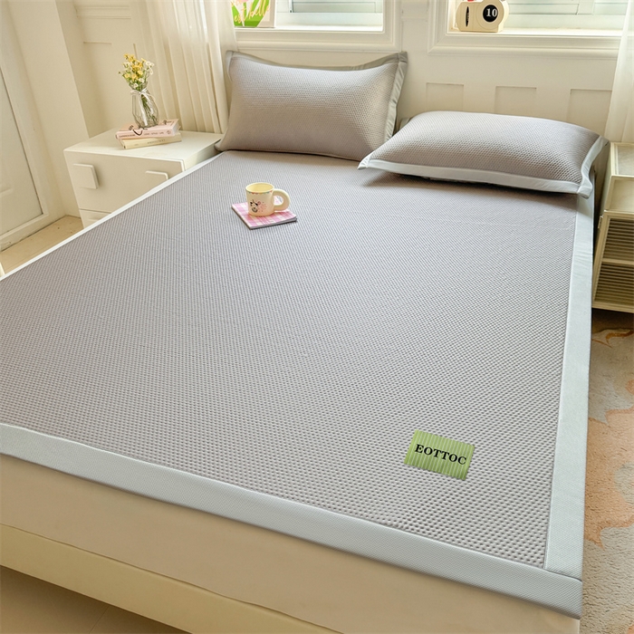 91家纺网 家纺一手货源 找家纺 女子家纺 2026新款凉感丝豆豆凉席三件套冰丝软席三明治款平铺席子 凉感丝豆豆席-冰川灰