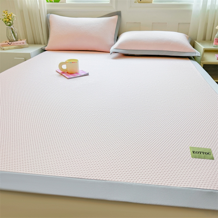 91家纺网 家纺一手货源 找家纺 女子家纺 2026新款凉感丝豆豆凉席三件套冰丝软席三明治款平铺席子 凉感丝豆豆席-胭脂粉