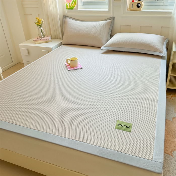 91家纺网 家纺一手货源 找家纺 女子家纺 2026新款凉感丝豆豆凉席三件套冰丝软席三明治款平铺席子 凉感丝豆豆席-莫奈咖