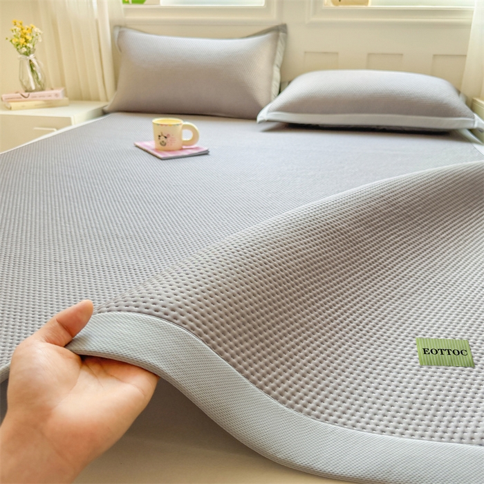 91家纺网 家纺一手货源 找家纺 女子家纺 2026新款凉感丝豆豆凉席三件套冰丝软席三明治款平铺席子 凉感丝豆豆席-冰川灰