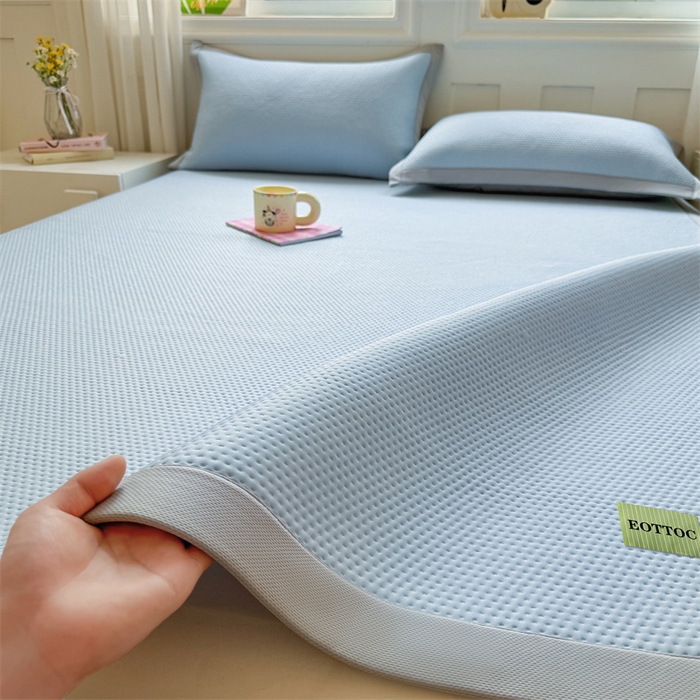 91家纺网 家纺一手货源 找家纺 女子家纺 2026新款凉感丝豆豆凉席三件套冰丝软席三明治款平铺席子 凉感丝豆豆席-柏林蓝