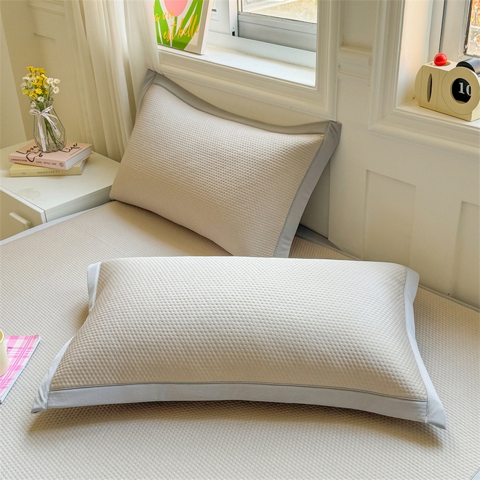 91家纺网 家纺一手货源 找家纺 女子家纺 2026新款凉感丝豆豆凉席三件套冰丝软席三明治款平铺席子 凉感丝豆豆席-莫奈咖