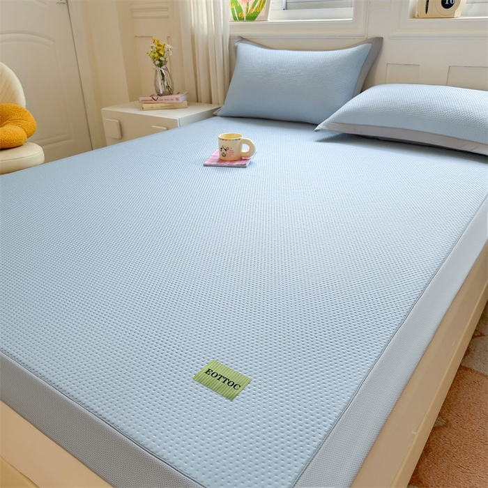 91家纺网 家纺一手货源 找家纺 女子家纺 2026新款凉感丝豆豆凉席三件套冰丝软席三明治款平铺席子 凉感丝豆豆席-柏林蓝