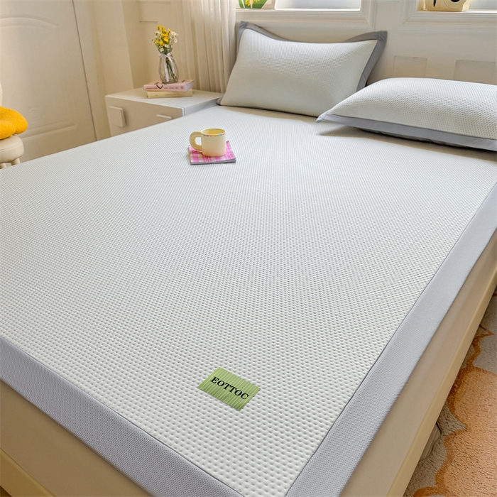 91家纺网 家纺一手货源 找家纺 女子家纺 2026新款凉感丝豆豆凉席三件套冰丝软席三明治款平铺席子 凉感丝豆豆席-薄雾灰