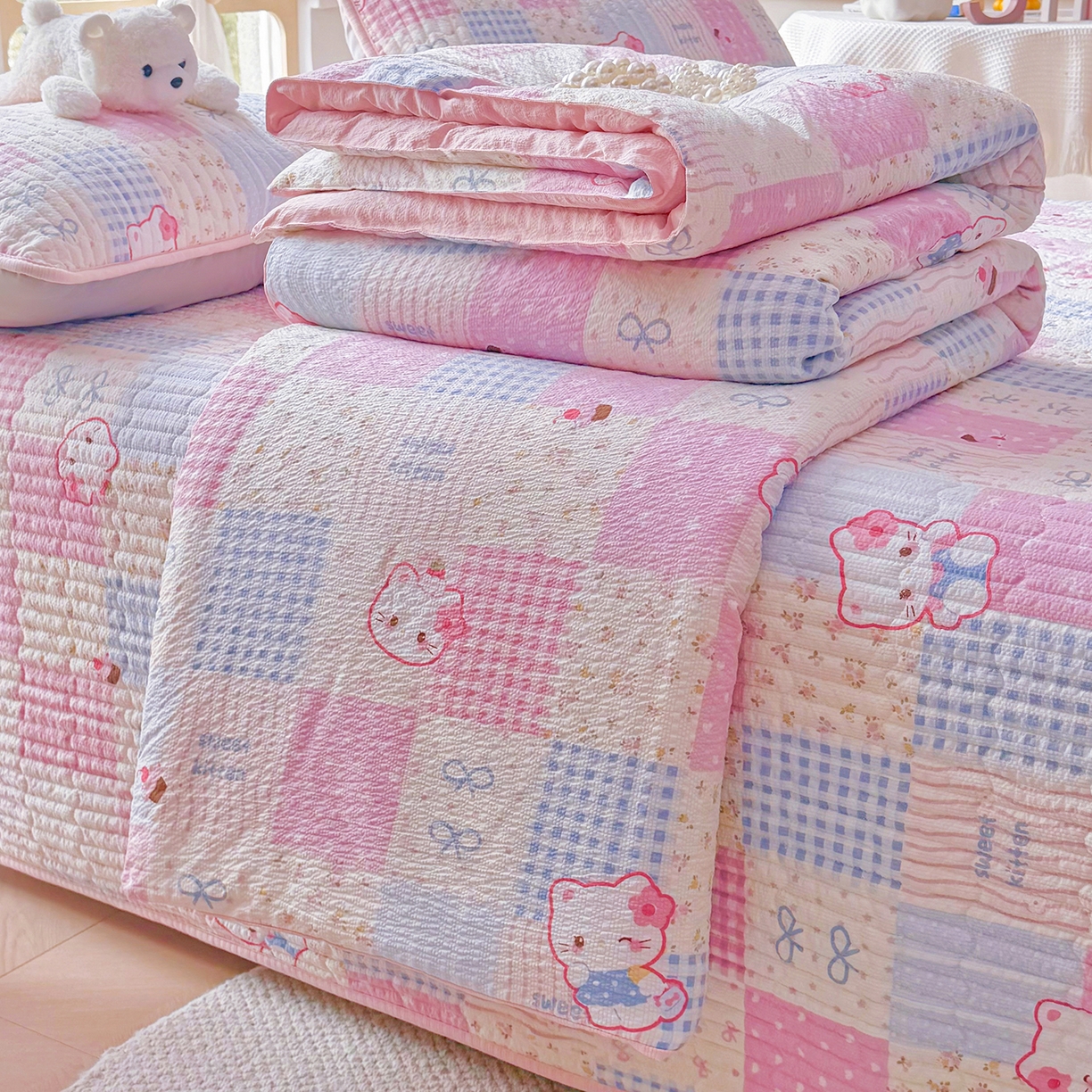 91家纺网 家纺一手货源 找家纺 悠米悠家 2026春夏新款泡泡纱印花夏被夏凉被空调被 kitty 格子铺