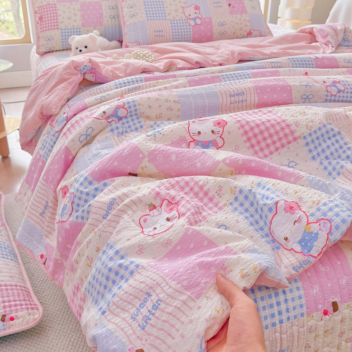 91家纺网 家纺一手货源 找家纺 悠米悠家 2026春夏新款泡泡纱印花夏被夏凉被空调被 kitty 格子铺