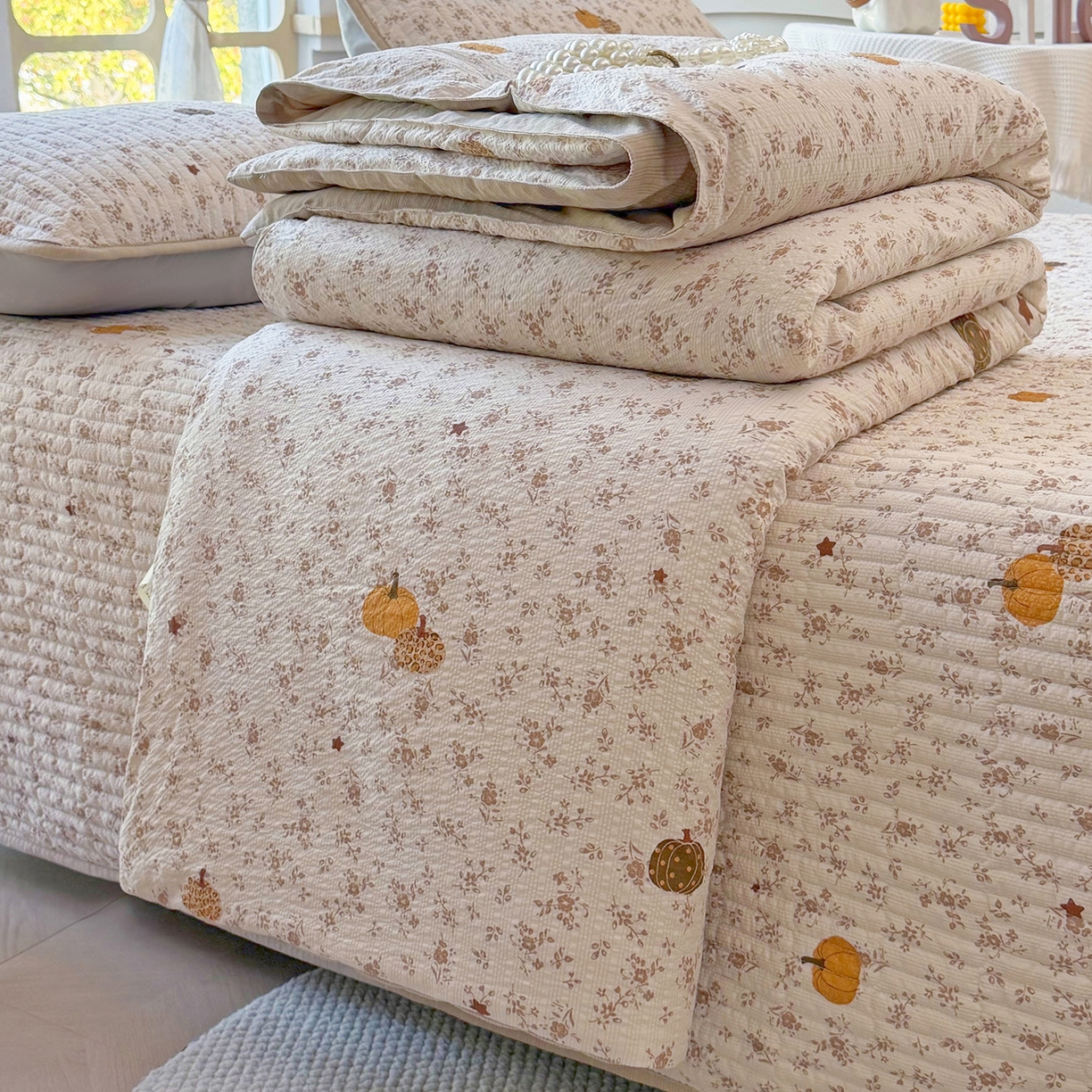 91家纺网 家纺一手货源 找家纺 悠米悠家 2026春夏新款泡泡纱印花夏被夏凉被空调被 南瓜碎花铺