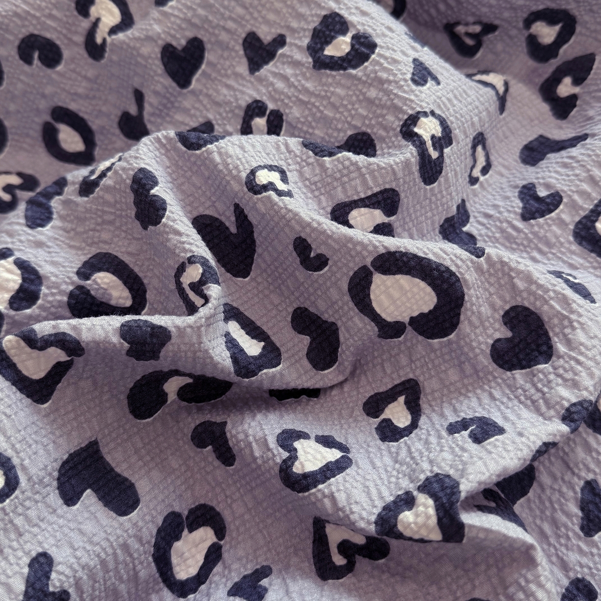 91家纺网 家纺一手货源 找家纺 悠米悠家 2026春夏新款泡泡纱印花夏被夏凉被空调被 香芋豹纹心