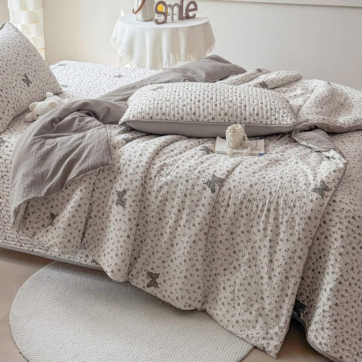 91家纺网 家纺一手货源 找家纺 悠米悠家 2026春夏新款泡泡纱印花夏被夏凉被空调被 清冷蝴蝶