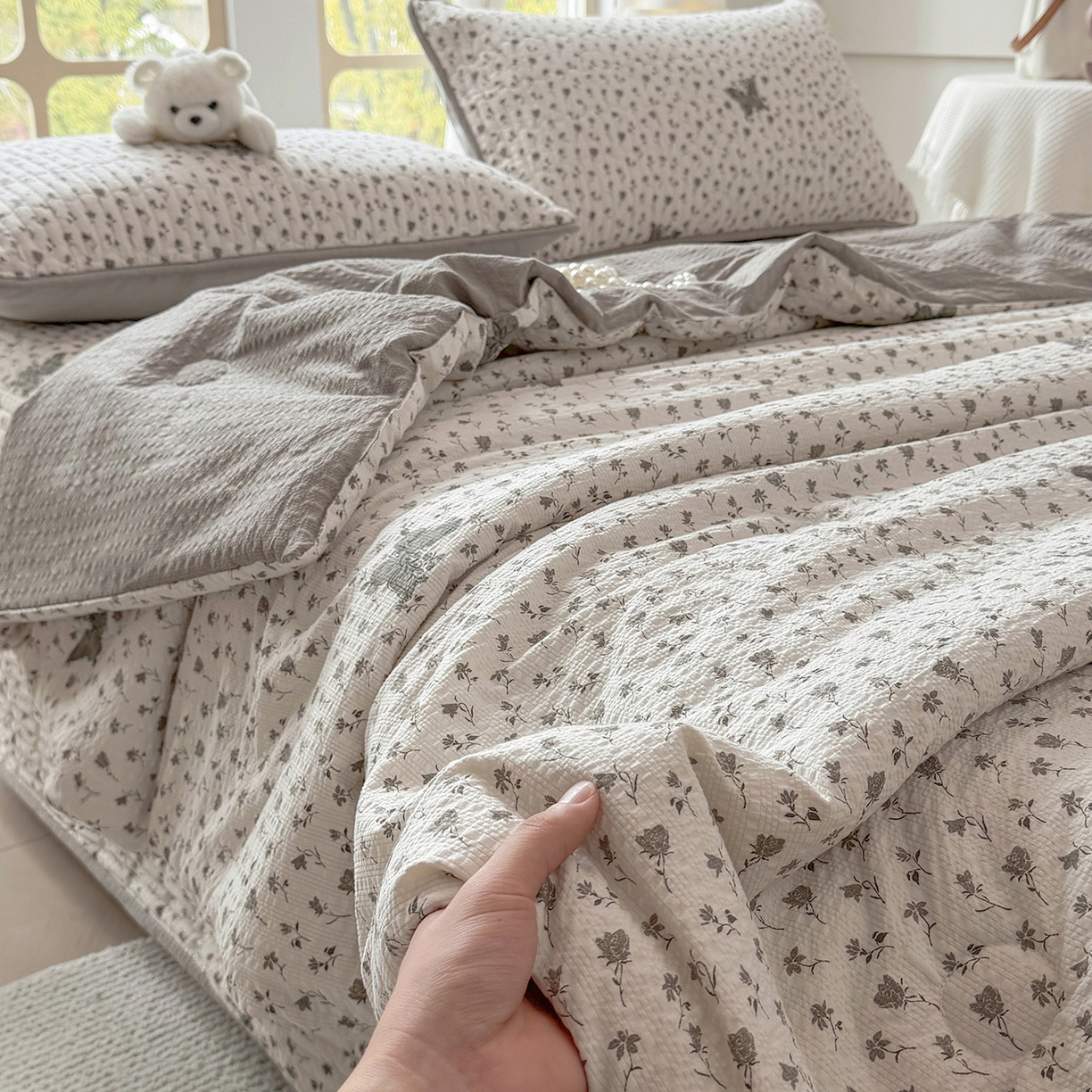 91家纺网 家纺一手货源 找家纺 悠米悠家 2026春夏新款泡泡纱印花夏被夏凉被空调被 清冷蝴蝶