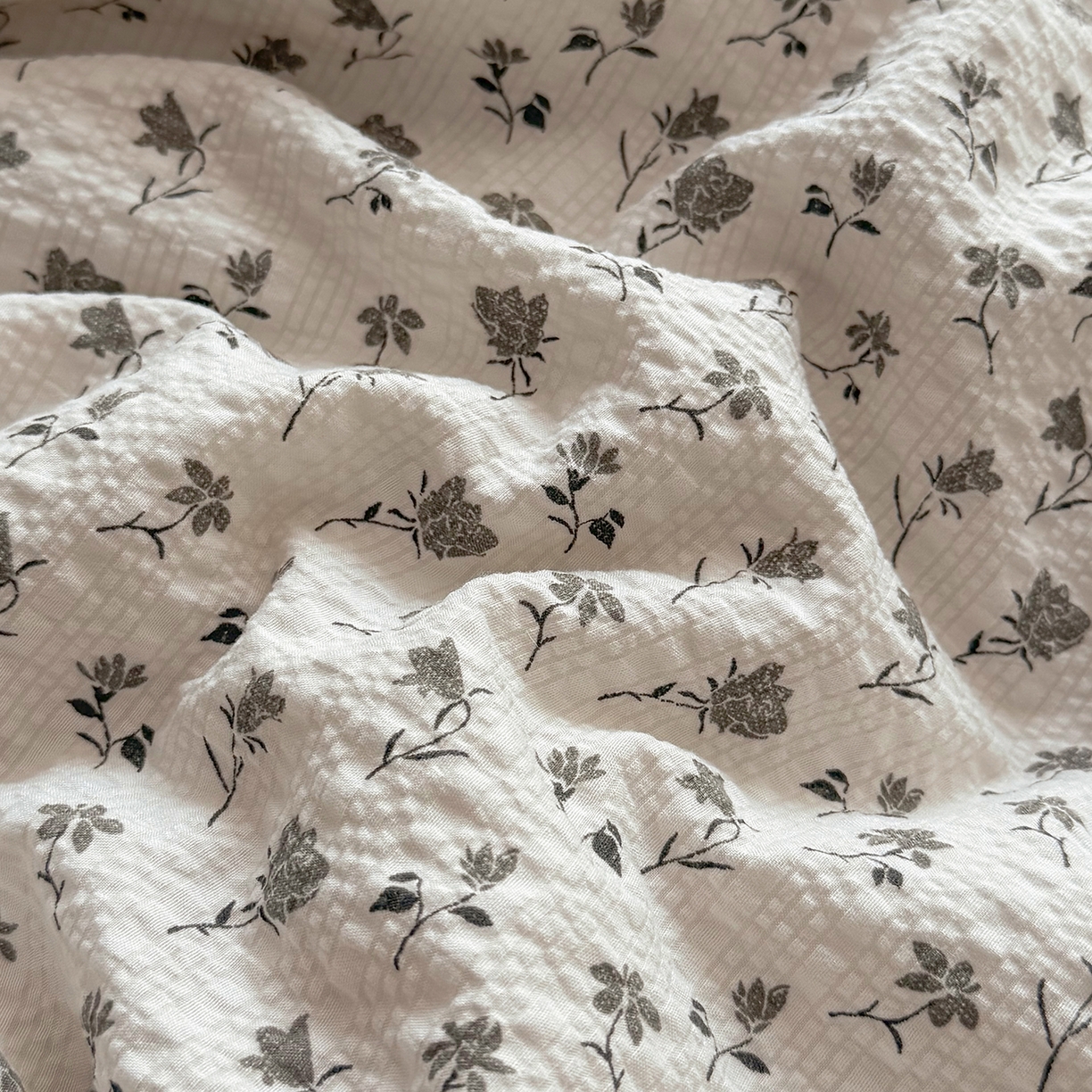 91家纺网 家纺一手货源 找家纺 悠米悠家 2026春夏新款泡泡纱印花夏被夏凉被空调被 清冷蝴蝶