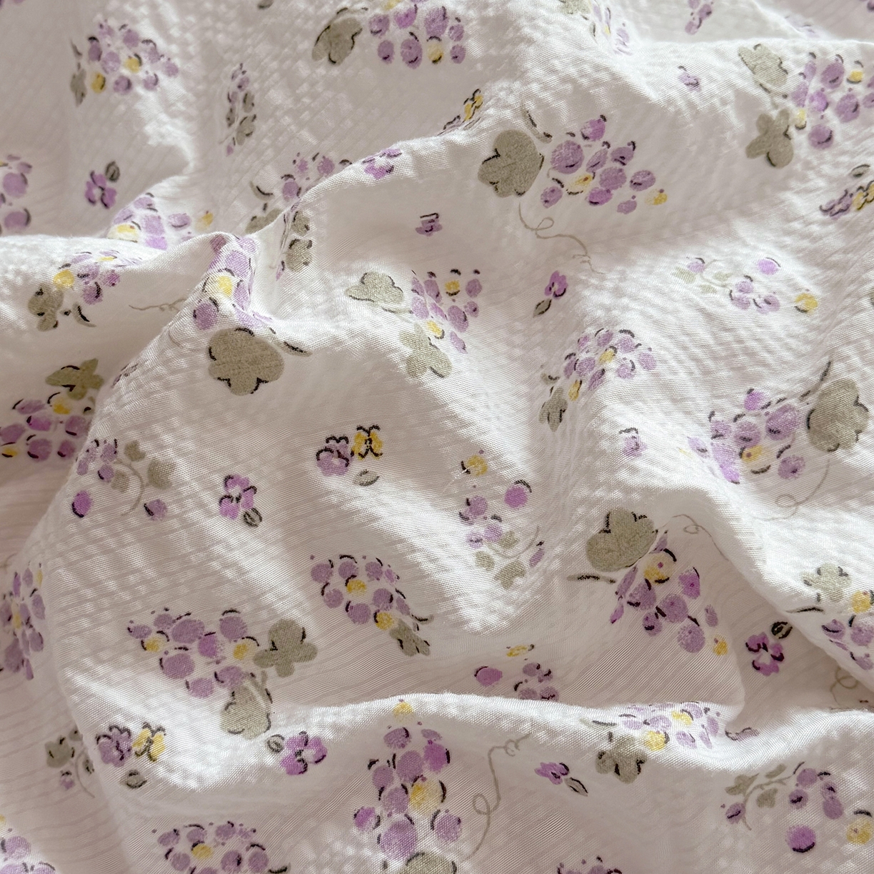 91家纺网 家纺一手货源 找家纺 悠米悠家 2026春夏新款泡泡纱印花夏被夏凉被空调被 葡萄小花园