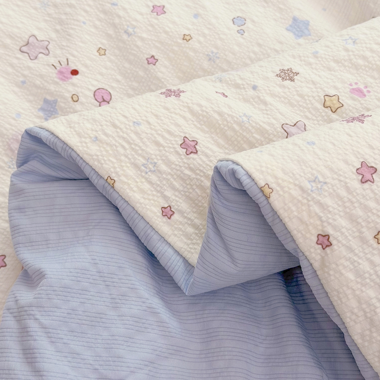 91家纺网 家纺一手货源 找家纺 悠米悠家 2026春夏新款泡泡纱印花夏被夏凉被空调被 梦幻星河