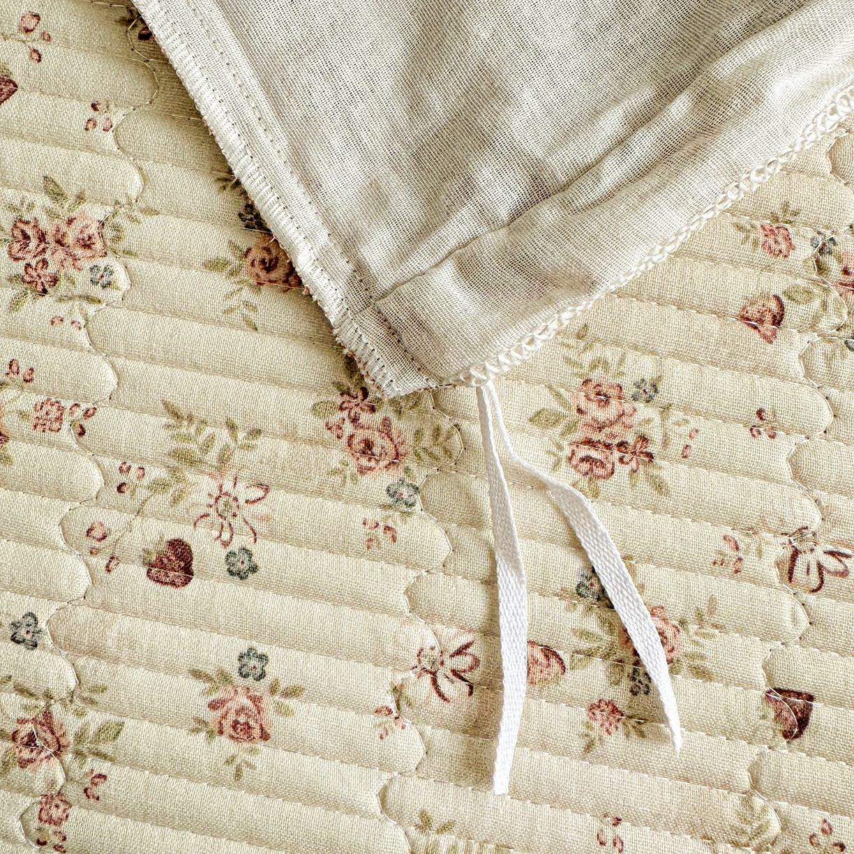 91家纺网 家纺一手货源 找家纺 文黛家居 2026新款全棉双层纱床盖四件套 草莓乐园