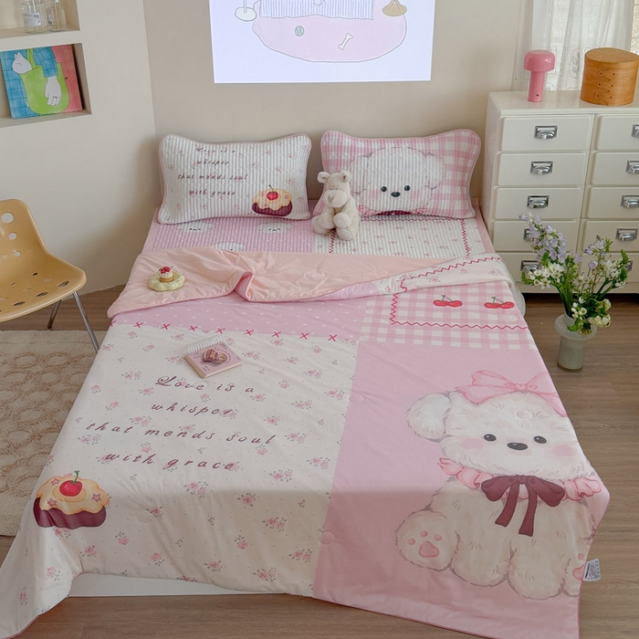 91家纺网 家纺一手货源 找家纺 贝扬思家纺 2026新款数码大版凉感丝夏被凉席系列 蛋糕小狗