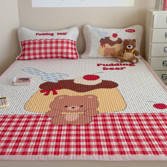 91家纺网 家纺一手货源 找家纺 贝扬思家纺 2026新款数码大版凉感丝夏被凉席系列 焦糖布丁熊