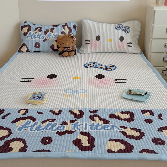 91家纺网 家纺一手货源 找家纺 贝扬思家纺 2026新款数码大版凉感丝夏被凉席系列 蓝色豹纹猫