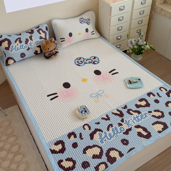 91家纺网 家纺一手货源 找家纺 贝扬思家纺 2026新款数码大版凉感丝夏被凉席系列 蓝色豹纹猫