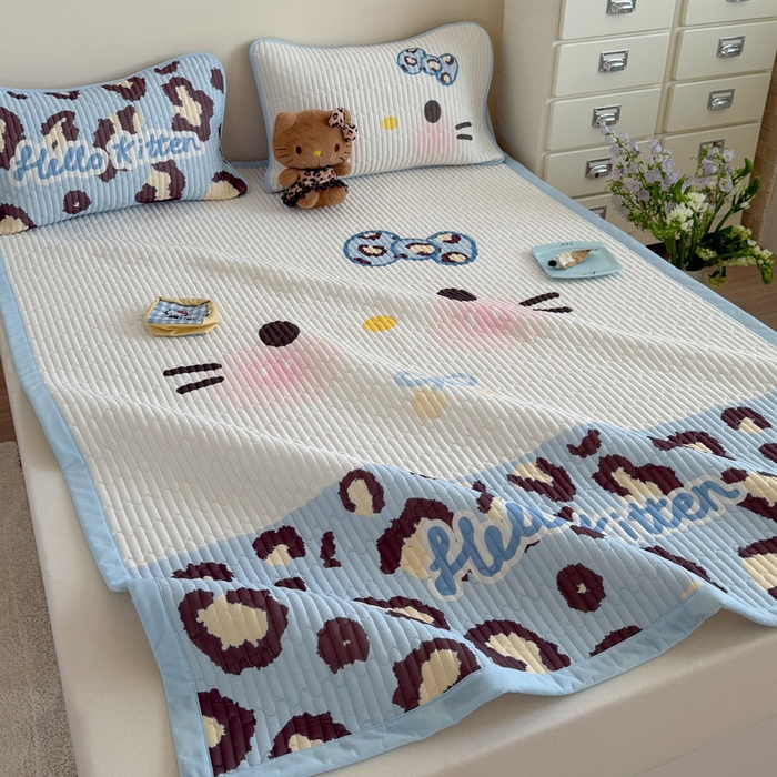 91家纺网 家纺一手货源 找家纺 贝扬思家纺 2026新款数码大版凉感丝夏被凉席系列 蓝色豹纹猫