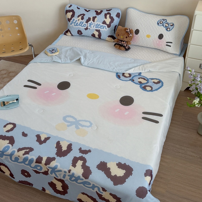 91家纺网 家纺一手货源 找家纺 贝扬思家纺 2026新款数码大版凉感丝夏被凉席系列 蓝色豹纹猫