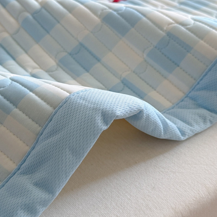 91家纺网 家纺一手货源 找家纺 贝扬思家纺 2026新款数码大版凉感丝夏被凉席系列 拇指小熊