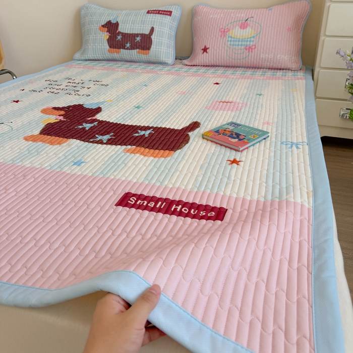 91家纺网 家纺一手货源 找家纺 贝扬思家纺 2026新款数码大版凉感丝夏被凉席系列 奶油小狗